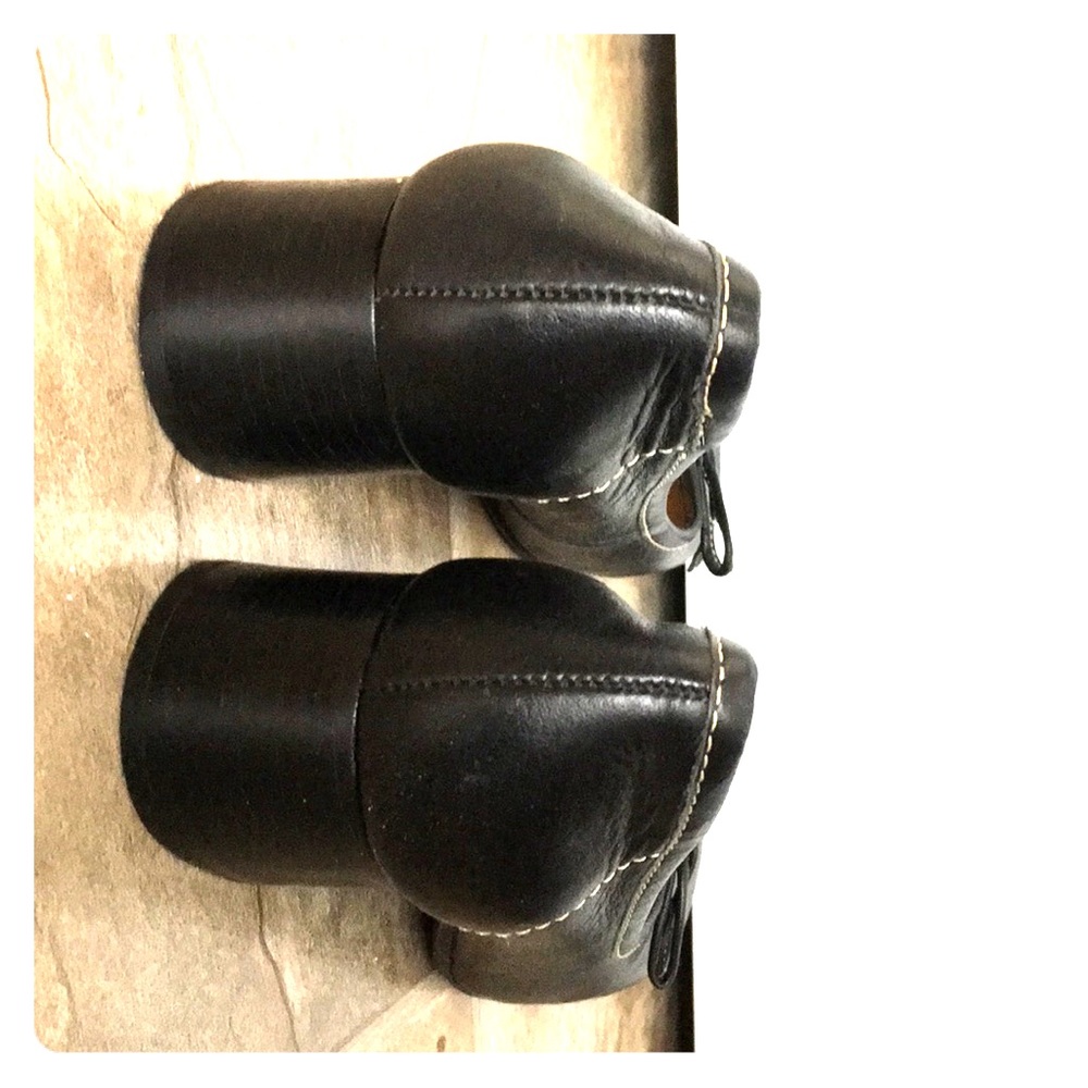 Leather Black Thick Sole Pump - Picture 9 of 12